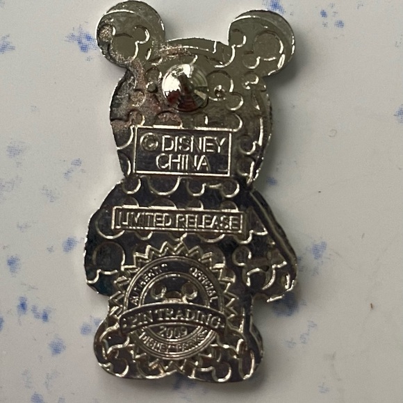 Disney Vintage Mickey Leprechaun 🍀 Pin - 2009 Vinylmation Mystery Pin - Picture 2 of 2
